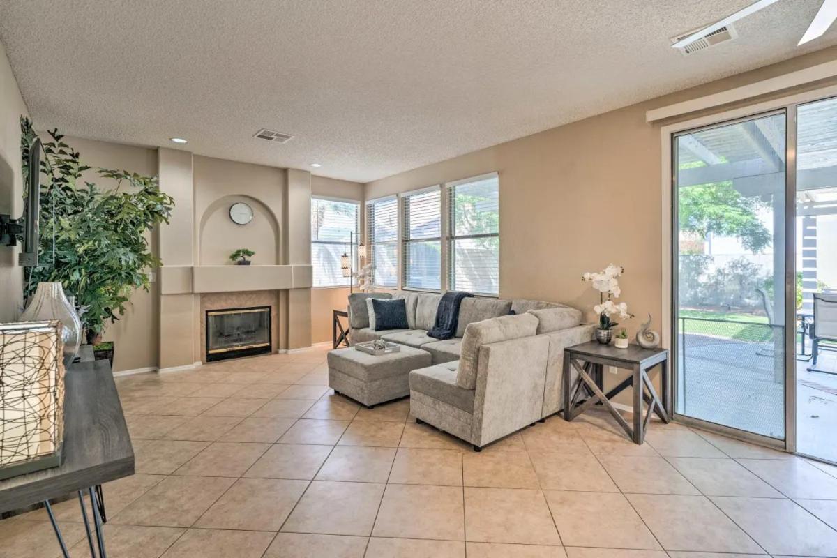 A Beautiful House With Hot Tub, Grill & Games! Villa Las Vegas Eksteriør billede