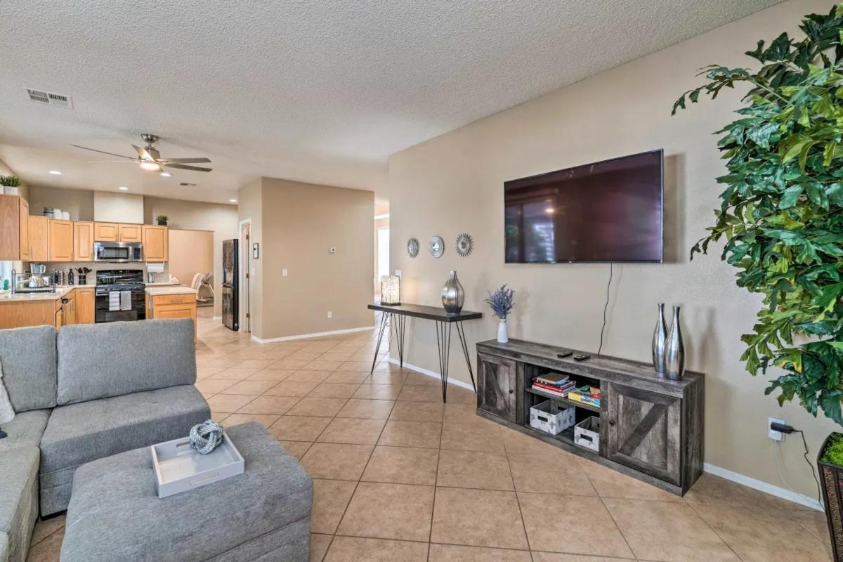 A Beautiful House With Hot Tub, Grill & Games! Villa Las Vegas Eksteriør billede