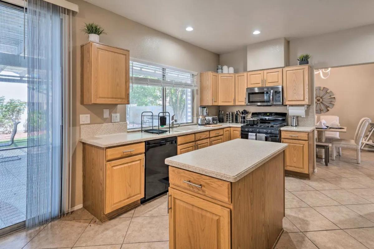 A Beautiful House With Hot Tub, Grill & Games! Villa Las Vegas Eksteriør billede